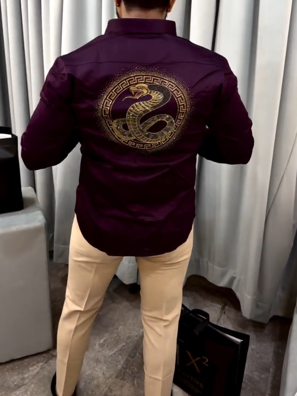 Men's Fine Shining Golden Snake Pattern Long Sleeve Shirt