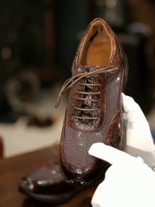 Croc-Texture Casual Dress Shoes