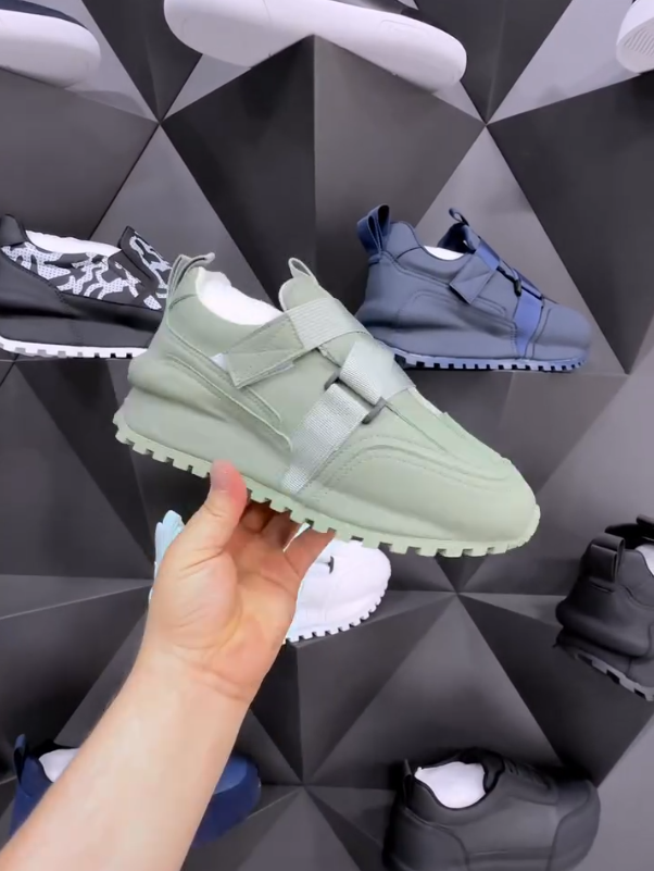 Urban Glide Sneakers