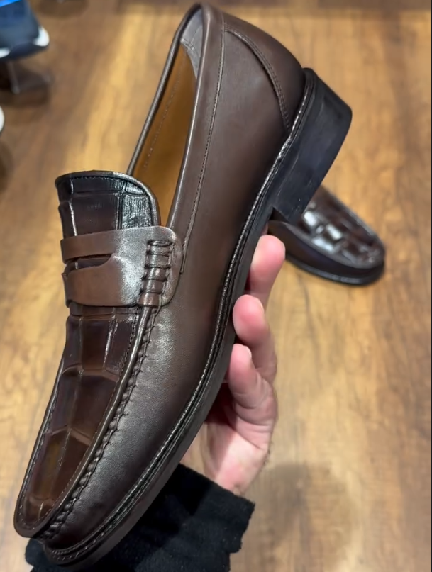 Men's Casual Crocodile Leather Waffle Shoes