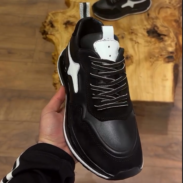 Men's New Soft Leather Shiny Sole Light Luxury Breathable Casual Shoes