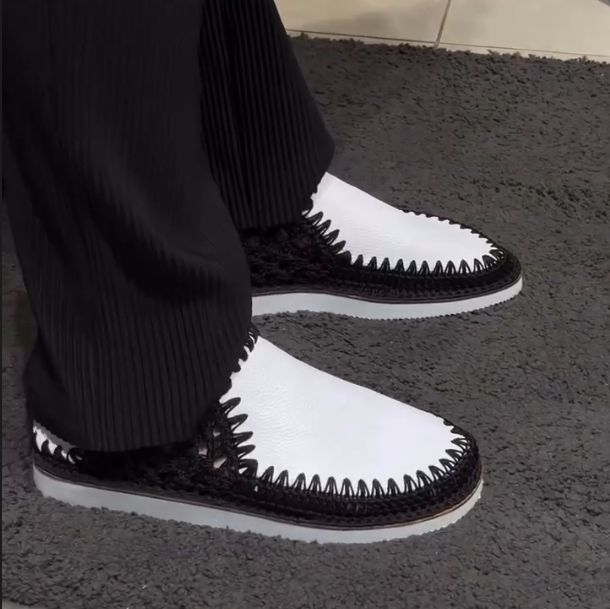 Knitted And Spliced Leather Casual Shoes