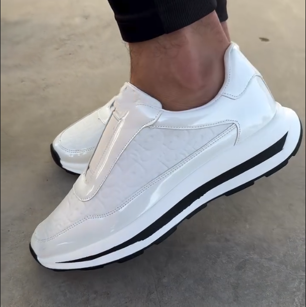 Bright Edged Patent Leather Casual Shoes For One Foot