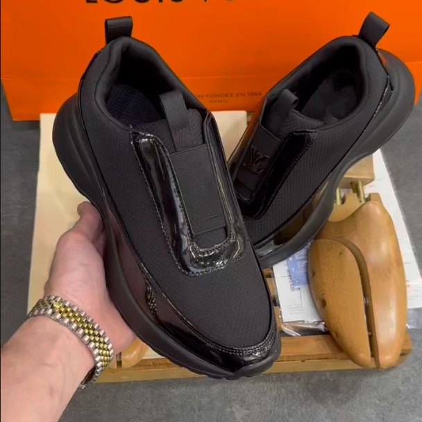 Lacquer Leather One-piece Mesh Splicing Casual Shoes