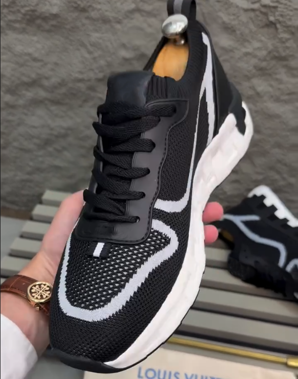 Breathable Mesh Elastic Casual Shoes