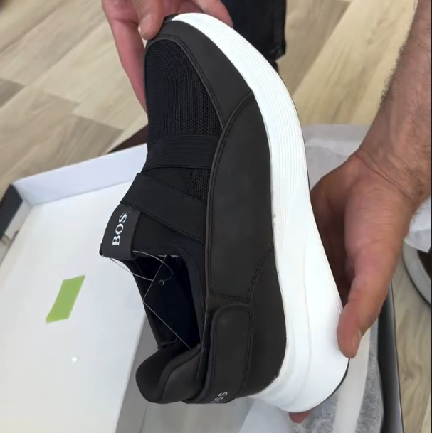 Mesh Strap Splicing Leather Lightweight Casual Shoes