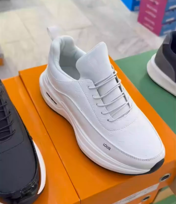 Lightweight Casual Shoes With Leather Lacquer Edges