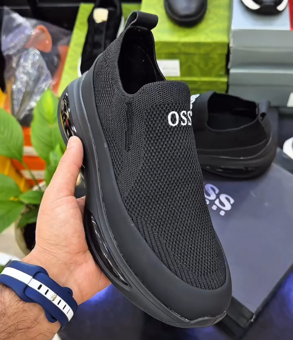 Air Cushion Shoes With One Foot And Mesh Surface
