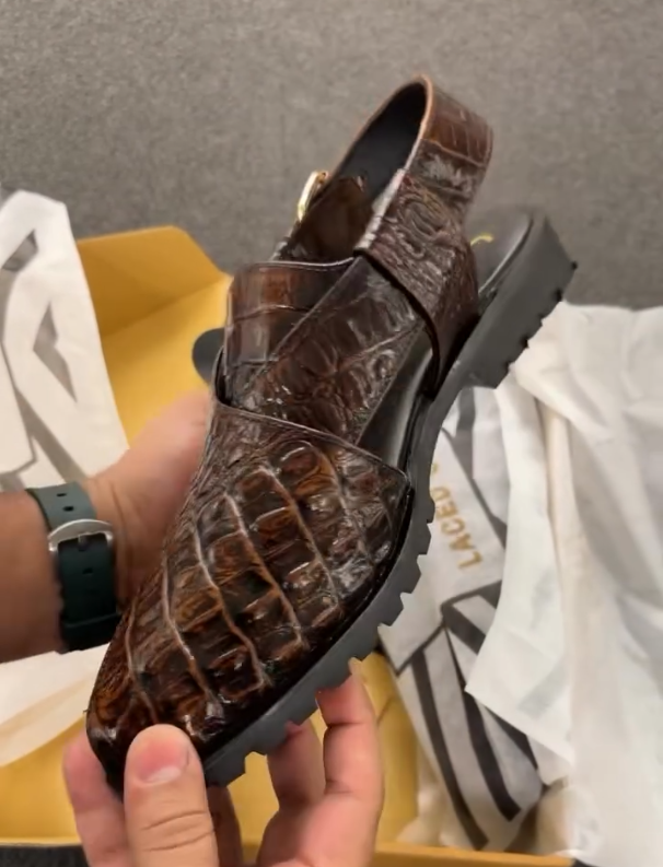 Sharp Pointed Crocodile Skin Shiny Breathable Casual Shoes