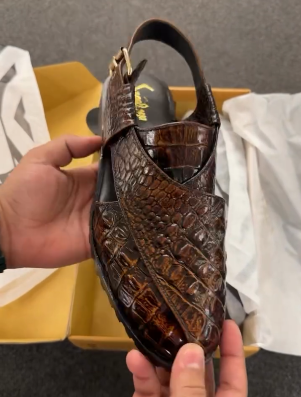 Sharp Pointed Crocodile Skin Shiny Breathable Casual Shoes
