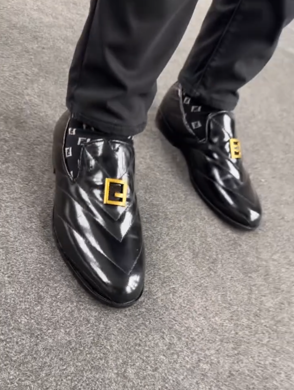 Bright Metal Accessories Casual Leather Shoes