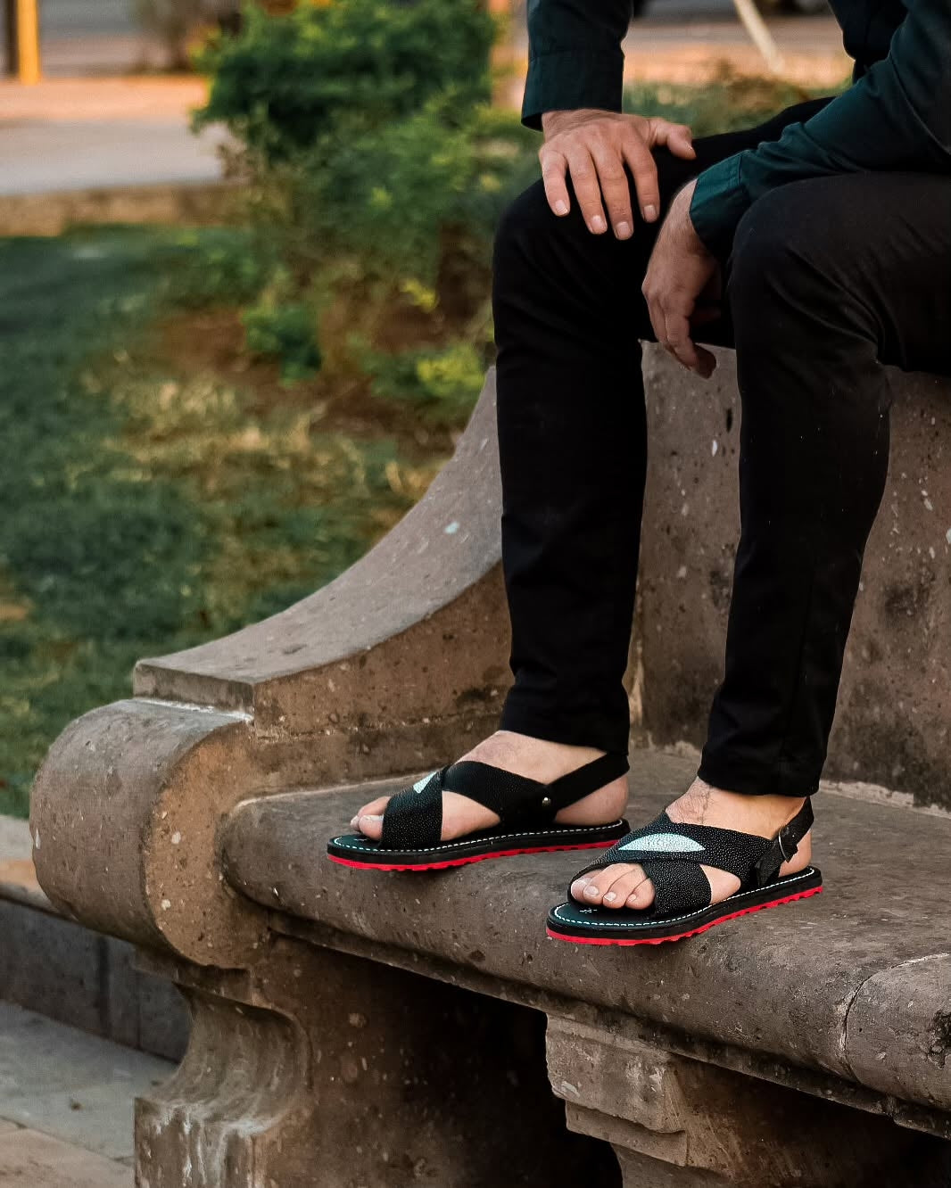 Men's Diamond Studded Horse Eye Fashionable Sandals