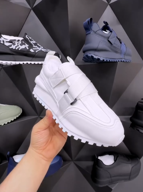 Urban Glide Sneakers