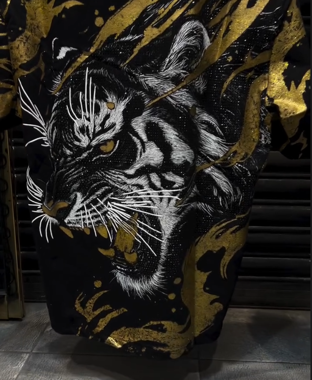 Hot Stamping Tiger Print Short Sleeved Shirt