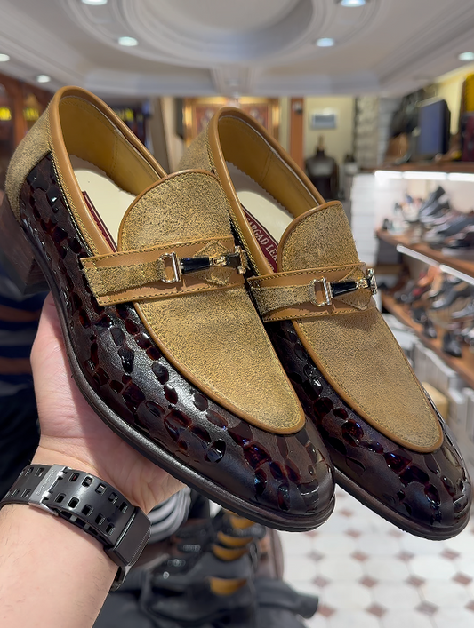 Color Blocked Horseshoe Buckle Casual Leather Shoes