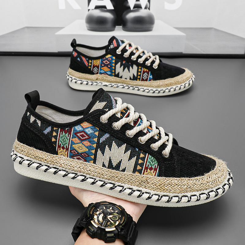 Men's Trendy Ethnic Style Low Top Skateboard Shoes