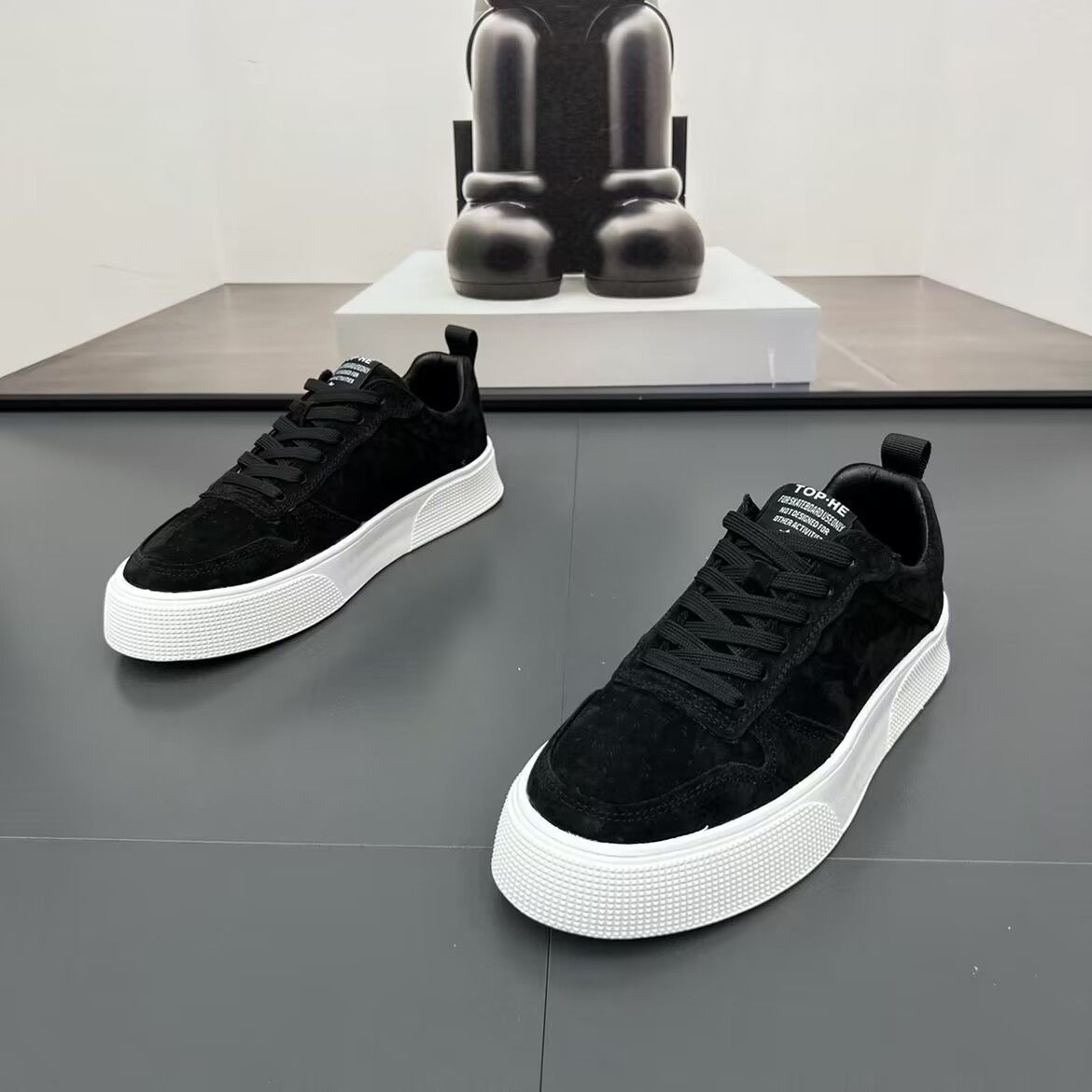 Men's new suede trendy lightweight casual sports shoes