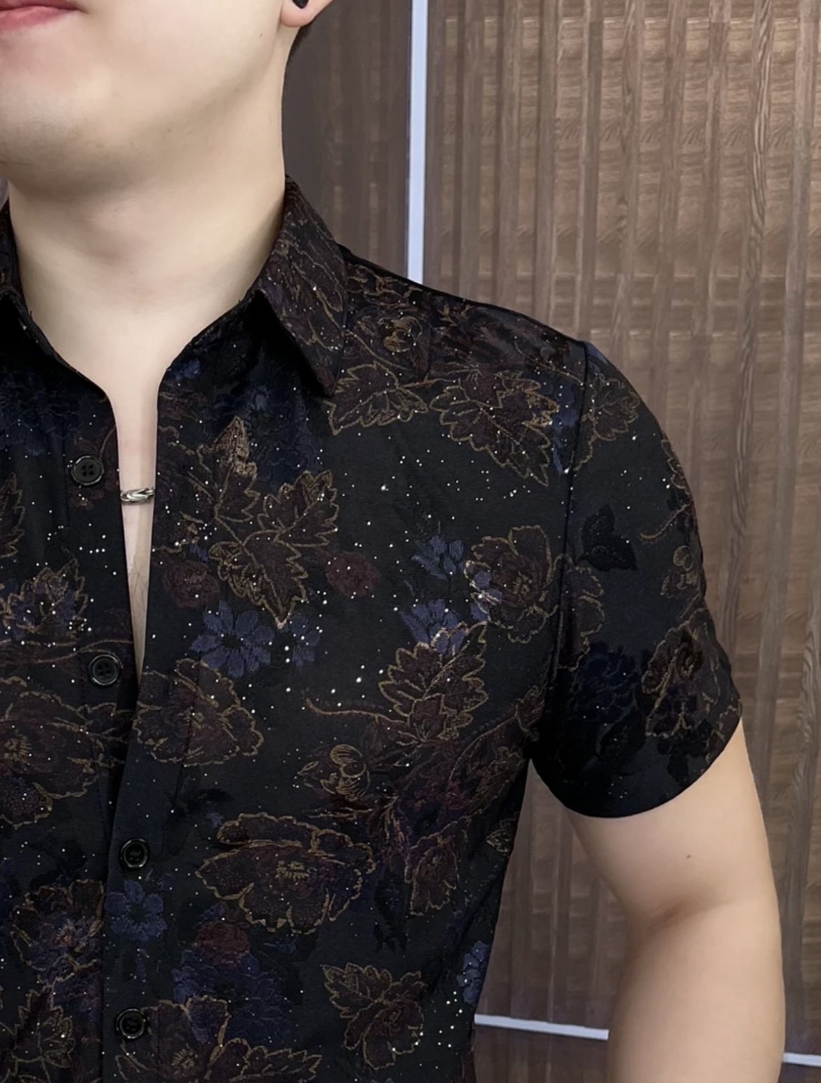 Men's Thin Sparkling Shirt With Short Sleeves