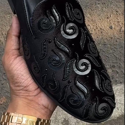 Men's Pointed Embroidered Shoes