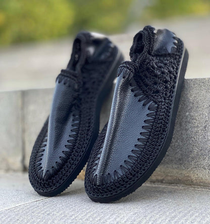 Knitted And Spliced Leather Casual Shoes